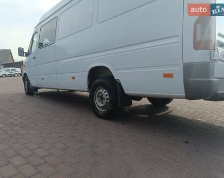 Белый Мерседес Sprinter, объемом двигателя 2.7 л и пробегом 630 тыс. км за 9000 $, фото 9 на Automoto.ua