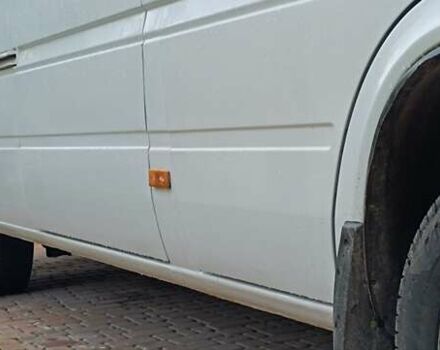 Белый Мерседес Sprinter, объемом двигателя 2.2 л и пробегом 400 тыс. км за 12500 $, фото 11 на Automoto.ua