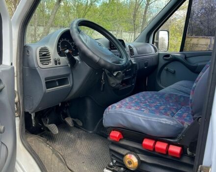 Белый Мерседес Sprinter, объемом двигателя 2.15 л и пробегом 389 тыс. км за 10800 $, фото 5 на Automoto.ua