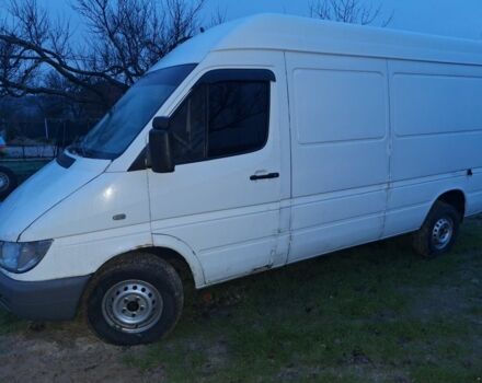 Белый Мерседес Sprinter, объемом двигателя 2.1 л и пробегом 350 тыс. км за 4999 $, фото 2 на Automoto.ua