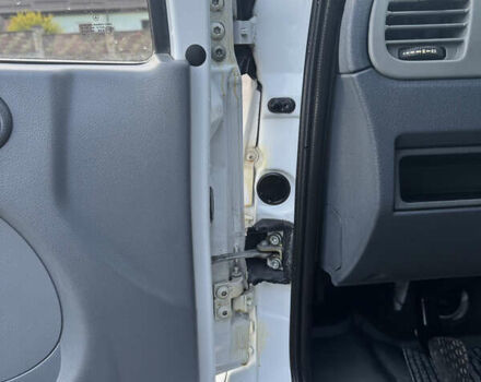 Белый Мерседес Sprinter, объемом двигателя 2.2 л и пробегом 351 тыс. км за 10600 $, фото 15 на Automoto.ua