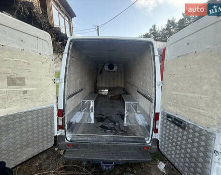 Білий Мерседес Sprinter, об'ємом двигуна 2.2 л та пробігом 921 тис. км за 15000 $, фото 10 на Automoto.ua