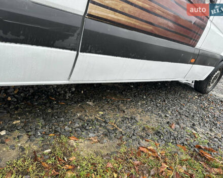 Белый Мерседес Sprinter, объемом двигателя 2.15 л и пробегом 555 тыс. км за 10000 $, фото 7 на Automoto.ua