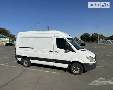 Белый Мерседес Sprinter, объемом двигателя 2.15 л и пробегом 470 тыс. км за 11000 $, фото 5 на Automoto.ua