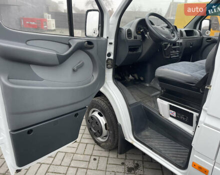 Белый Мерседес Sprinter, объемом двигателя 2.2 л и пробегом 327 тыс. км за 14800 $, фото 16 на Automoto.ua
