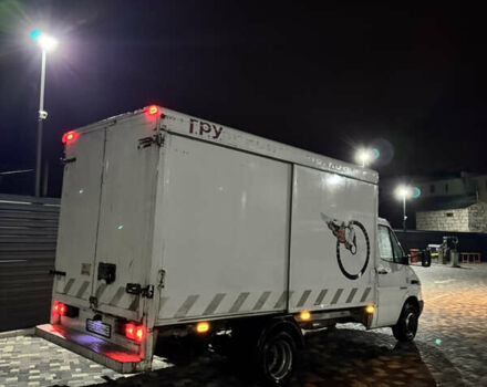 Білий Мерседес Sprinter, об'ємом двигуна 2.7 л та пробігом 387 тис. км за 12500 $, фото 4 на Automoto.ua