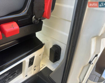 Білий Мерседес Sprinter, об'ємом двигуна 2.7 л та пробігом 198 тис. км за 18500 $, фото 22 на Automoto.ua