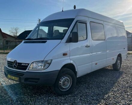 Белый Мерседес Sprinter, объемом двигателя 2.2 л и пробегом 561 тыс. км за 8999 $, фото 2 на Automoto.ua