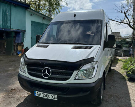 Белый Мерседес Sprinter, объемом двигателя 2.15 л и пробегом 315 тыс. км за 10700 $, фото 3 на Automoto.ua