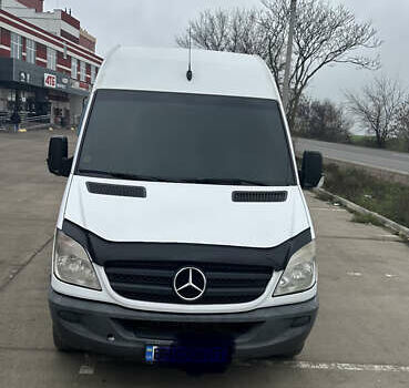 Белый Мерседес Sprinter, объемом двигателя 2.1 л и пробегом 150 тыс. км за 13000 $, фото 1 на Automoto.ua