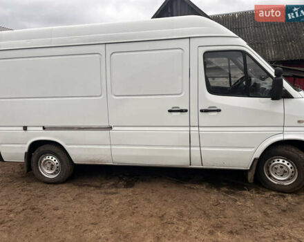 Белый Мерседес Sprinter, объемом двигателя 2.15 л и пробегом 700 тыс. км за 10700 $, фото 1 на Automoto.ua