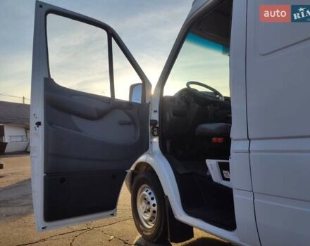 Белый Мерседес Sprinter, объемом двигателя 0 л и пробегом 260 тыс. км за 15500 $, фото 11 на Automoto.ua
