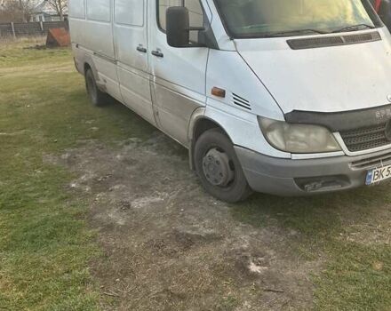 Белый Мерседес Sprinter, объемом двигателя 2.15 л и пробегом 500 тыс. км за 10500 $, фото 1 на Automoto.ua