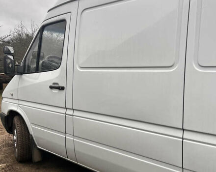 Белый Мерседес Sprinter, объемом двигателя 2.15 л и пробегом 700 тыс. км за 10700 $, фото 4 на Automoto.ua