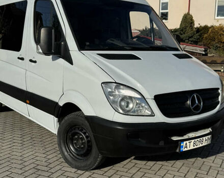 Белый Мерседес Sprinter, объемом двигателя 2.15 л и пробегом 500 тыс. км за 10400 $, фото 3 на Automoto.ua