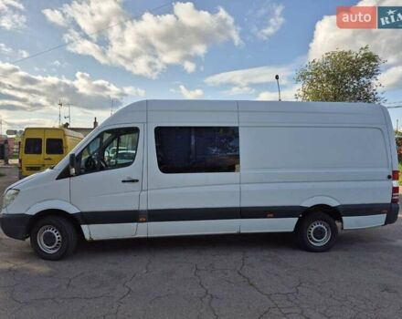 Белый Мерседес Sprinter, объемом двигателя 2.1 л и пробегом 580 тыс. км за 9900 $, фото 5 на Automoto.ua