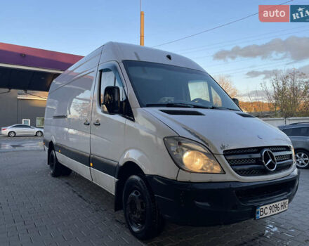 Белый Мерседес Sprinter, объемом двигателя 2.15 л и пробегом 222 тыс. км за 11999 $, фото 2 на Automoto.ua