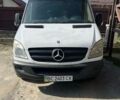 Белый Мерседес Sprinter, объемом двигателя 2.15 л и пробегом 330 тыс. км за 4300 $, фото 1 на Automoto.ua