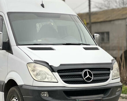 Белый Мерседес Sprinter, объемом двигателя 2.2 л и пробегом 215 тыс. км за 13700 $, фото 2 на Automoto.ua