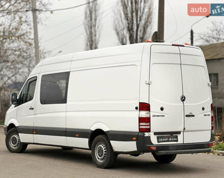 Белый Мерседес Sprinter, объемом двигателя 2.2 л и пробегом 215 тыс. км за 13700 $, фото 6 на Automoto.ua