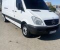 Белый Мерседес Sprinter, объемом двигателя 2.2 л и пробегом 318 тыс. км за 19000 $, фото 3 на Automoto.ua