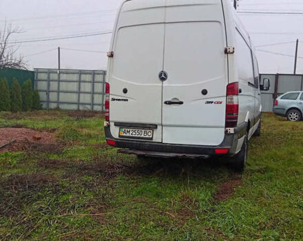 Белый Мерседес Sprinter, объемом двигателя 2.99 л и пробегом 650 тыс. км за 13500 $, фото 3 на Automoto.ua