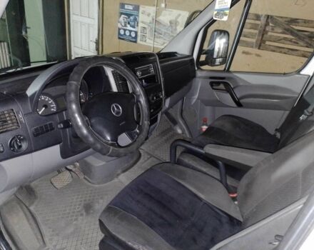 Белый Мерседес Sprinter, объемом двигателя 2.1 л и пробегом 328 тыс. км за 15000 $, фото 4 на Automoto.ua