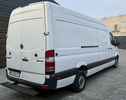 Белый Мерседес Sprinter, объемом двигателя 2.14 л и пробегом 427 тыс. км за 11500 $, фото 4 на Automoto.ua