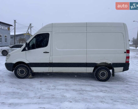 Белый Мерседес Sprinter, объемом двигателя 2.14 л и пробегом 300 тыс. км за 10500 $, фото 1 на Automoto.ua