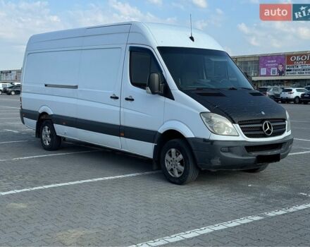 Белый Мерседес Sprinter, объемом двигателя 2.2 л и пробегом 410 тыс. км за 10300 $, фото 2 на Automoto.ua