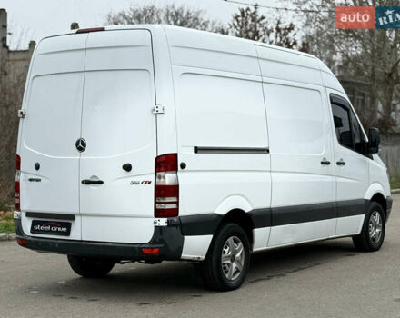 Белый Мерседес Sprinter, объемом двигателя 2.14 л и пробегом 286 тыс. км за 11799 $, фото 3 на Automoto.ua