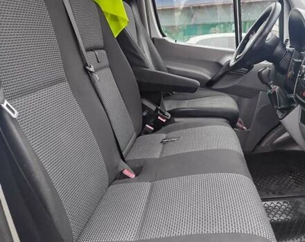 Белый Мерседес Sprinter, объемом двигателя 2.1 л и пробегом 318 тыс. км за 12000 $, фото 10 на Automoto.ua