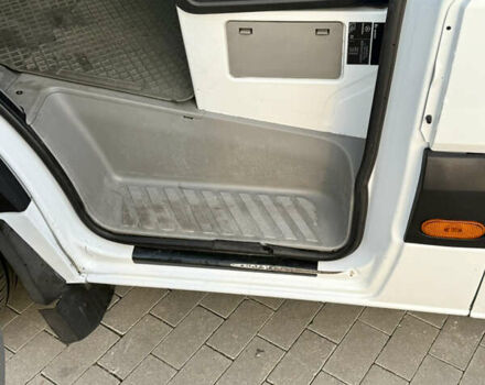 Белый Мерседес Sprinter, объемом двигателя 2.2 л и пробегом 400 тыс. км за 12300 $, фото 22 на Automoto.ua