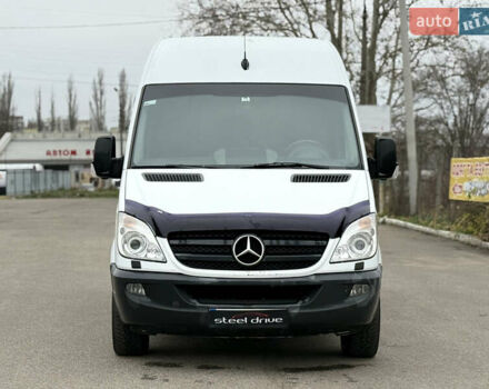 Белый Мерседес Sprinter, объемом двигателя 2.14 л и пробегом 286 тыс. км за 11799 $, фото 1 на Automoto.ua