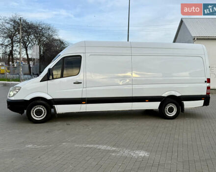 Белый Мерседес Sprinter, объемом двигателя 2.2 л и пробегом 400 тыс. км за 12300 $, фото 3 на Automoto.ua