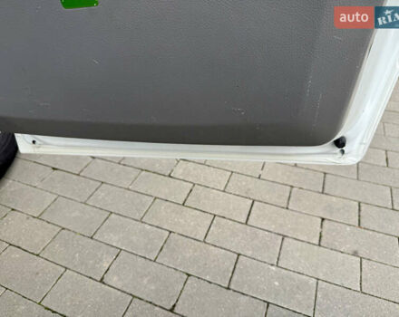 Белый Мерседес Sprinter, объемом двигателя 2.2 л и пробегом 400 тыс. км за 12300 $, фото 25 на Automoto.ua