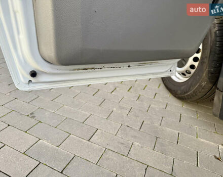 Белый Мерседес Sprinter, объемом двигателя 2.2 л и пробегом 400 тыс. км за 12300 $, фото 24 на Automoto.ua