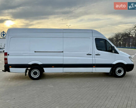 Белый Мерседес Sprinter, объемом двигателя 2.2 л и пробегом 400 тыс. км за 12300 $, фото 10 на Automoto.ua