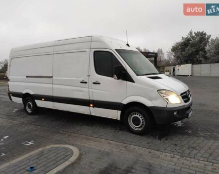 Белый Мерседес Sprinter, объемом двигателя 2.2 л и пробегом 380 тыс. км за 8687 $, фото 1 на Automoto.ua