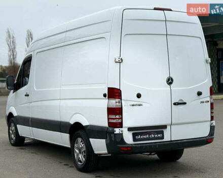 Белый Мерседес Sprinter, объемом двигателя 2.14 л и пробегом 286 тыс. км за 11799 $, фото 5 на Automoto.ua