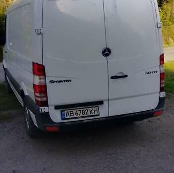 Белый Мерседес Sprinter, объемом двигателя 2.2 л и пробегом 303 тыс. км за 15300 $, фото 4 на Automoto.ua
