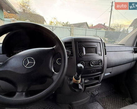 Белый Мерседес Sprinter, объемом двигателя 2.14 л и пробегом 557 тыс. км за 11300 $, фото 4 на Automoto.ua