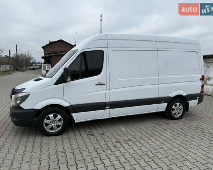 Белый Мерседес Sprinter, объемом двигателя 2.14 л и пробегом 385 тыс. км за 19373 $, фото 3 на Automoto.ua