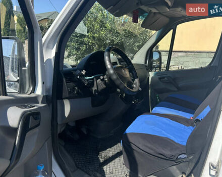 Белый Мерседес Sprinter, объемом двигателя 2.14 л и пробегом 540 тыс. км за 10000 $, фото 3 на Automoto.ua