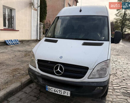Белый Мерседес Sprinter, объемом двигателя 2.14 л и пробегом 557 тыс. км за 11300 $, фото 2 на Automoto.ua