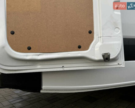 Белый Мерседес Sprinter, объемом двигателя 2.99 л и пробегом 518 тыс. км за 18999 $, фото 61 на Automoto.ua