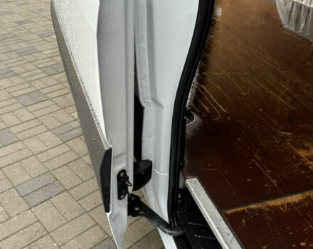 Белый Мерседес Sprinter, объемом двигателя 2.99 л и пробегом 518 тыс. км за 18999 $, фото 47 на Automoto.ua