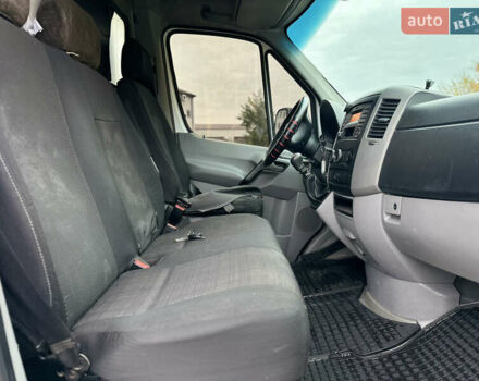 Белый Мерседес Sprinter, объемом двигателя 2.2 л и пробегом 301 тыс. км за 18999 $, фото 18 на Automoto.ua
