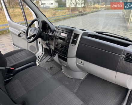 Белый Мерседес Sprinter, объемом двигателя 2.99 л и пробегом 518 тыс. км за 18999 $, фото 39 на Automoto.ua