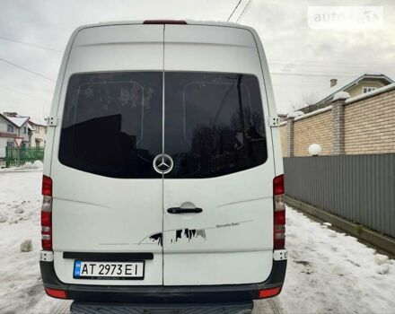 Белый Мерседес Sprinter, объемом двигателя 2.2 л и пробегом 685 тыс. км за 16000 $, фото 3 на Automoto.ua